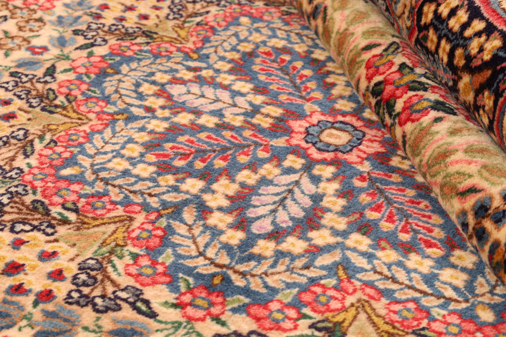 Kerman-Teppich aus Wolle – handgeknüpft, Creme, 308 × 302 cm